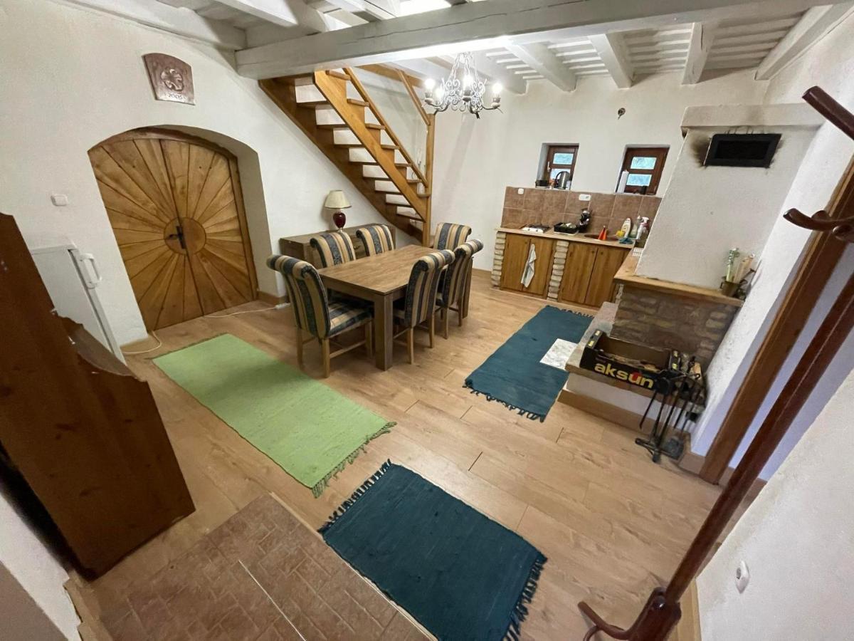 Borospince Vendeghaz Villa Pecsely ภายนอก รูปภาพ