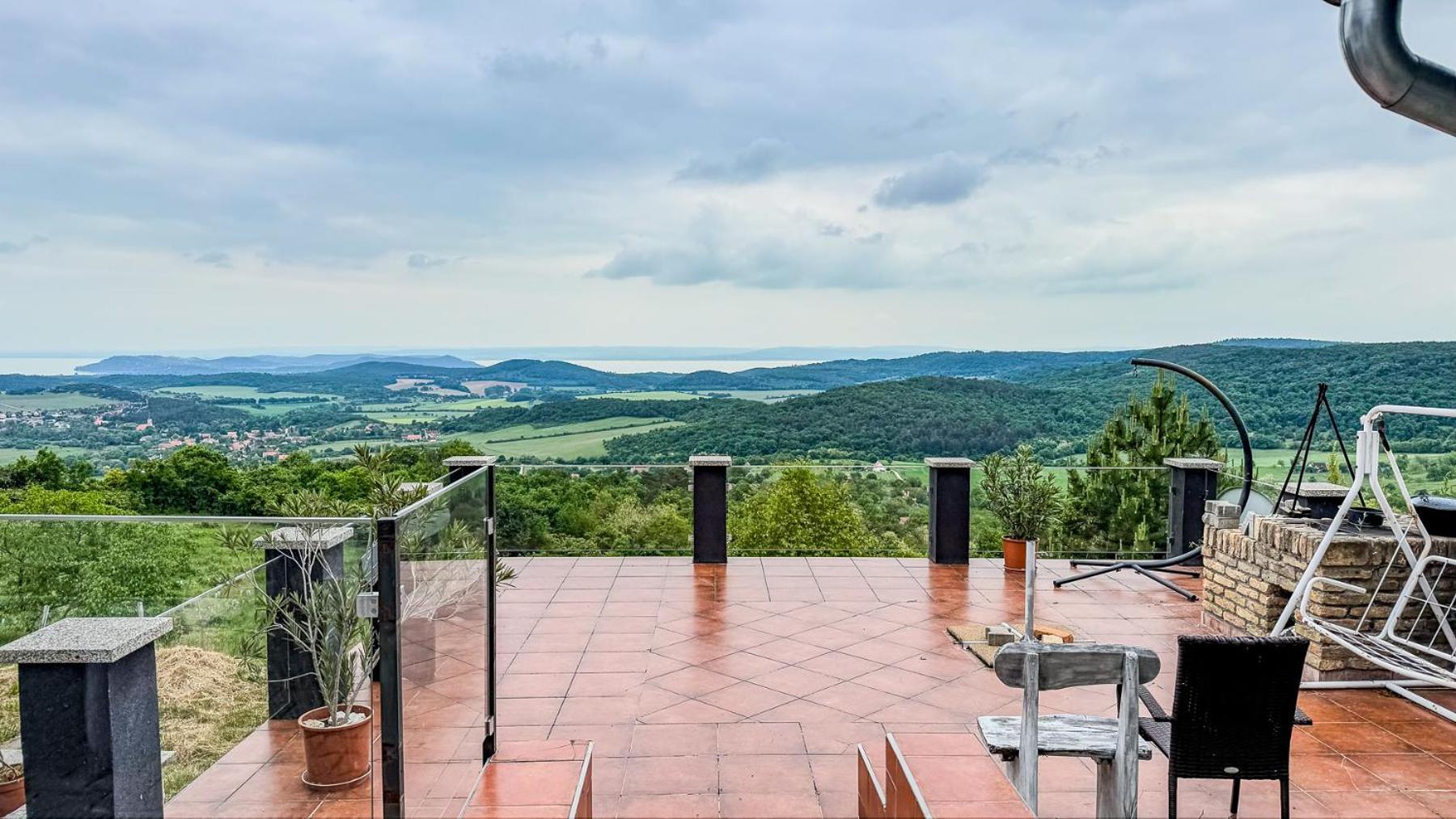 Borospince Vendeghaz Villa Pecsely ภายนอก รูปภาพ