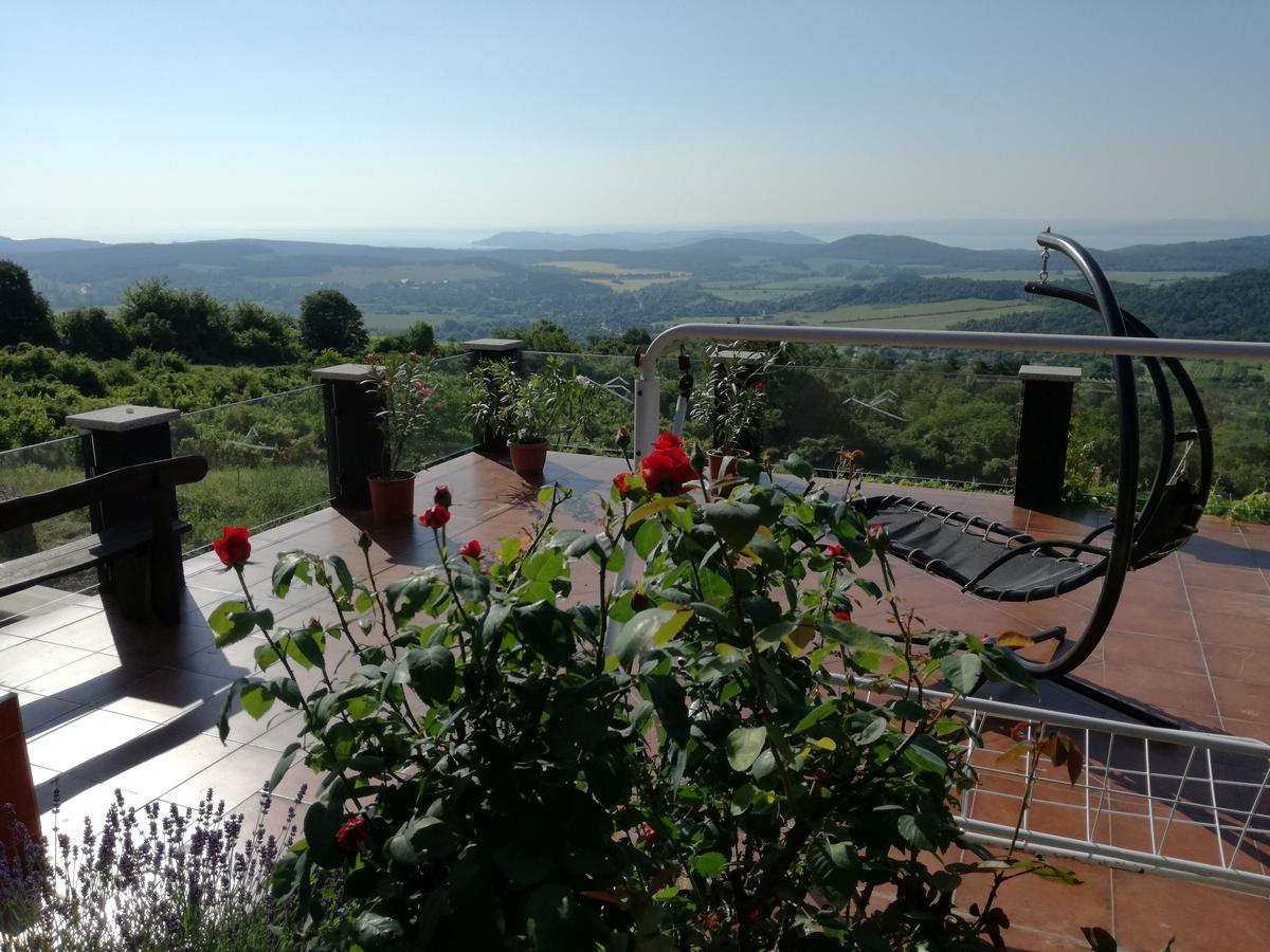 Borospince Vendeghaz Villa Pecsely ภายนอก รูปภาพ