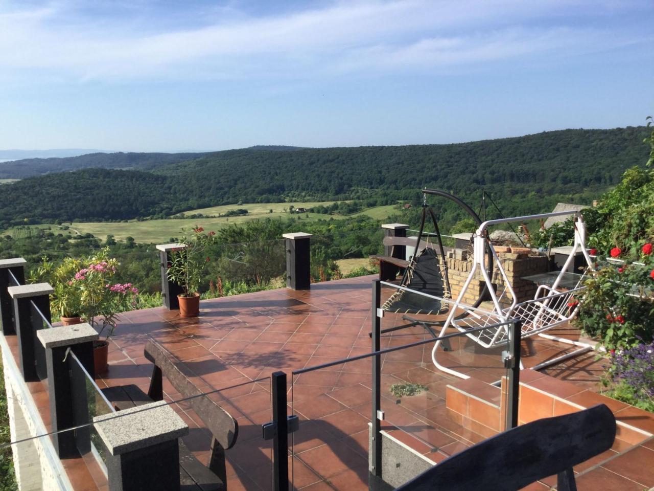 Borospince Vendeghaz Villa Pecsely ภายนอก รูปภาพ